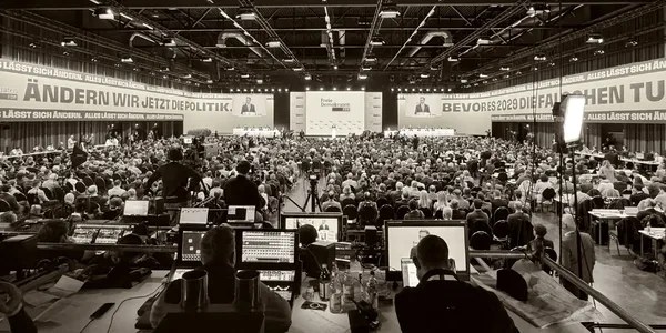 Eventmanagement von The Cue Group für politische Events und Pressekonferenzen